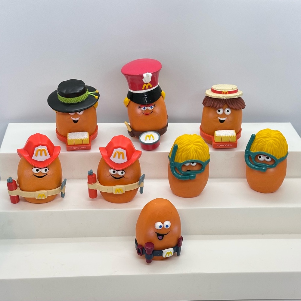 VTG 1988 Lot/8 McDonalds Chicken McNugget (Nugget) Buddies w/(7) Hats (6) Belts - Picture 2 of 10